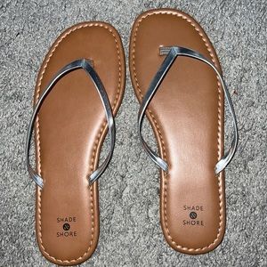 Shade and shore silver flip flops
